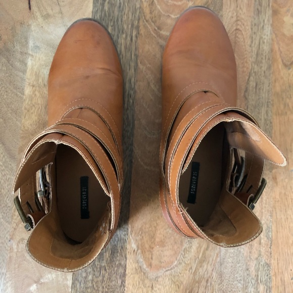 Boots - Picture 3 of 5